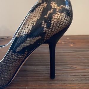 Gold black via spiga high heels